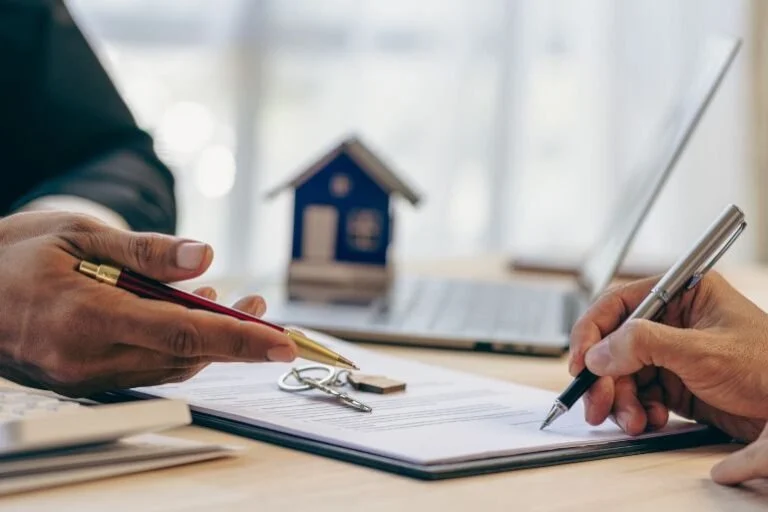 What to Know Before Signing a Lease Agreement – Essential Legal Advice