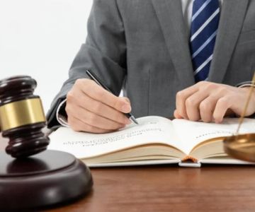 How to Protect Your Business with the Right Contracts | Legal Guidance for Entrepreneurs