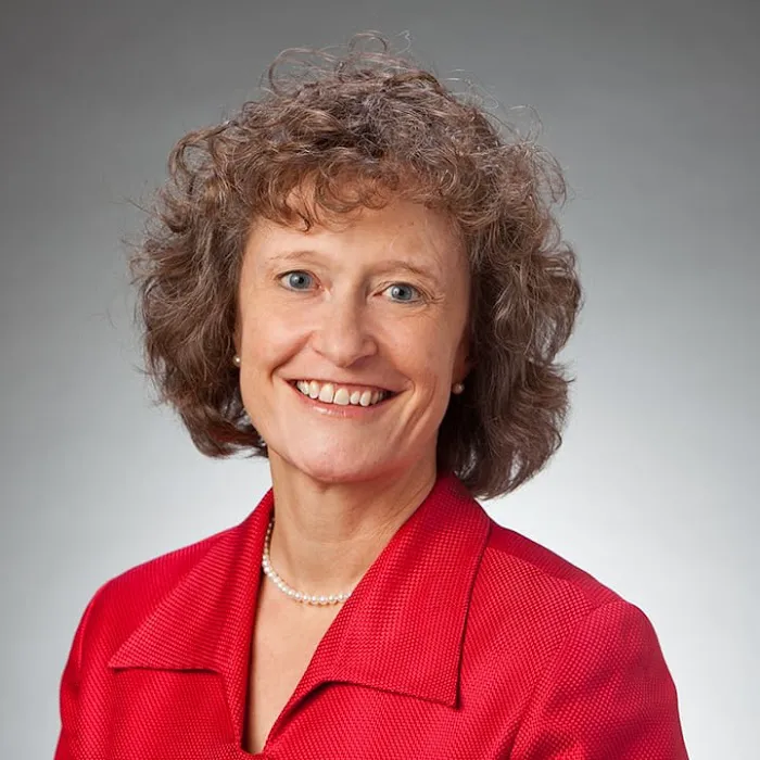 Foley & Lardner LLP: Linda E. Benfield Picture 1