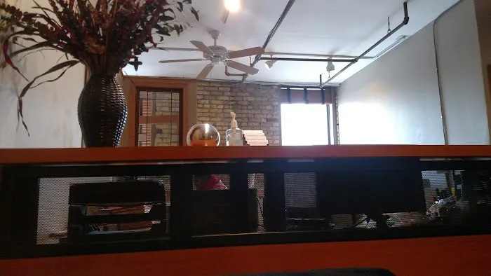 Robert Wilson & Associates Picture 1