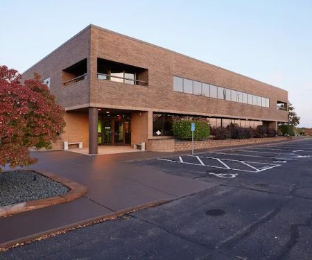 WASHINGTON DRIVE EXECUTIVE CENTER