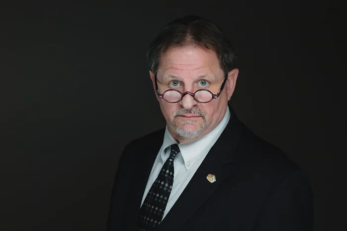 Robert Eliot Sisson P.L.L.C. Attorney at Law Picture 2