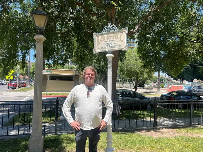 Law Office of Christopher Hewitt Picture 2