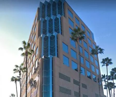 LA LAW CENTER, PC