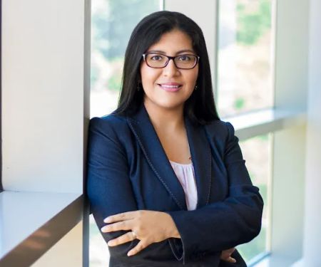 Law Office of Neda Rosales-Chavez Esq. Abogada De Inmigraciu00f3n