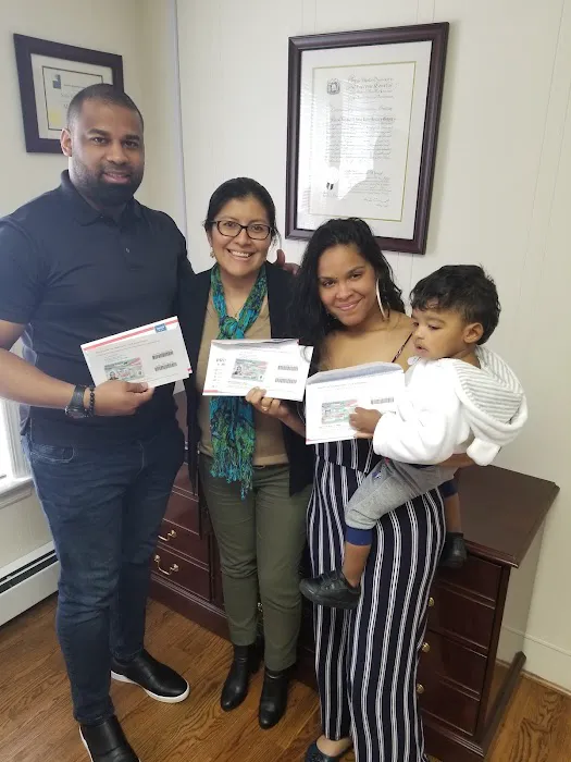 Law Office of Neda Rosales-Chavez Esq. Abogada De Inmigración Picture 6