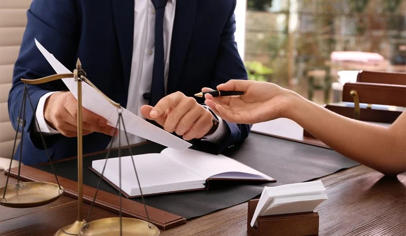 How to Choose the Right Lawyer for Your Case