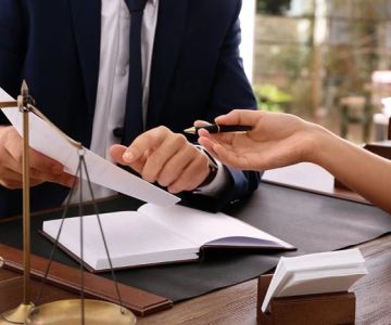 How to Choose the Right Lawyer for Your Case