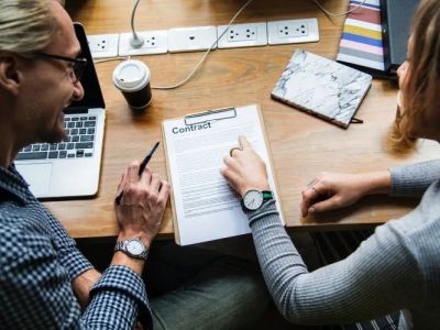 How to Legally Handle a Contract for the Sale of a Business With Earn-Outs