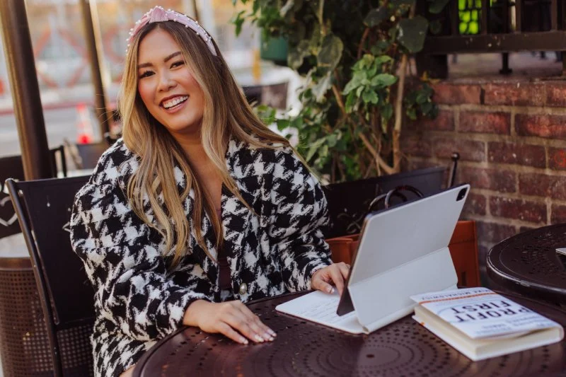 Legal Guide to Influencer Collaborations Across U.S. Borders: Contracts & Tax