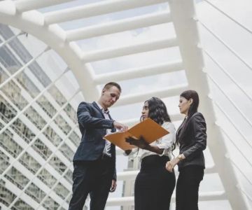 How to Legally Form a Holding Company: Benefits, Risks & Compliance