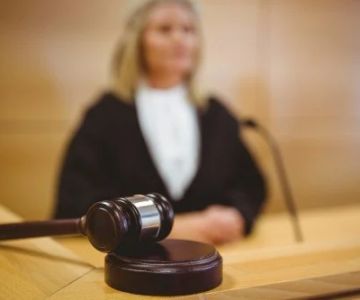 Legal Guide to Producing and Distributing Your First Podcast: Licensing & Contracts