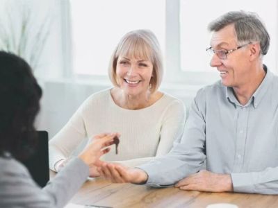 Legal Tips for Seniors Buying Their First Home Safely