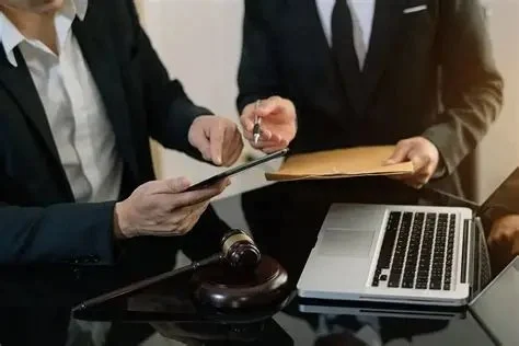 Legal Guide to Partnerships vs Corporations — Choosing the Right Business Structure